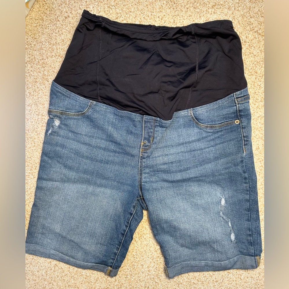 Isabel maternity Bermuda’s - ripped shorts - size 14 - blue